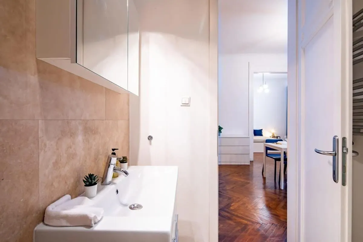 Super Central - New - Comfy Home Budapest Apartment